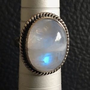 NWOT MOONSTONE Oval Cabochon Cut Gemstone 925 Sterling Silver Ring Size 6-1/2